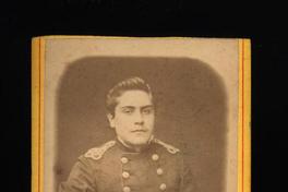 [Luis Cruz Martínez, retrato de medio cuerpo con uniforme]