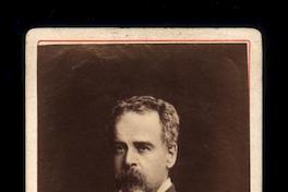 [Retrato de un hombre de medio cuerpo con uniforme]