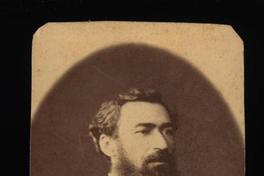 [Retrato de un hombre de medio cuerpo con uniforme]