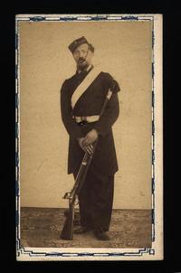 [D. Arriarán, retrato de cuerpo entero con uniforme]