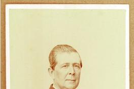 [Hombre no identificado. Retrato de medio cuerpo]