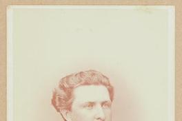 [Hombre no identificado, retrato de medio cuerpo con uniforme]