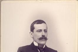 [Aloysio de Carvalho, redactor, propietario de Jornal de Noticias, retrato de medio cuerpo]