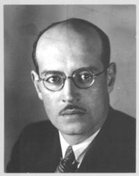 [Guillermo Feliú Cruz, retrato frontral de rostro]