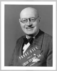 [Guillermo Feliú Cruz, retrato de medio cuerpo]