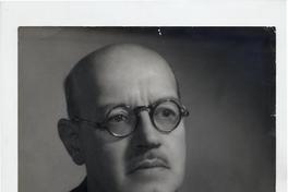 [Guillermo Feliú Cruz, retrato de medio cuerpo]