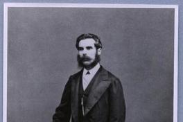 [Marcial Martínez Cuadros, retrato de cuerpo entero, parado]