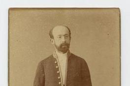 [José Toribio Medina, retrato de cuerpo entero con uniforme]