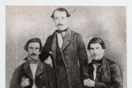 [Retrato de tres hombres no identificados]