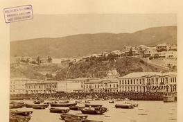 [La ciudad de Valparaíso sale a recibir a Condell, al mando de la Covadonga, el 23 de junio de 1879]