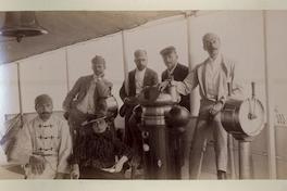 [Sara del Campo de Montt y un grupo de señores]