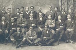 [Retrato de grupo no identificado]