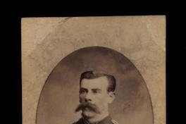 [Víctor Luco, Capitán del Chacabuco, retrato de medio cuerpo con uniforme]