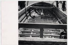 [Trabajadores construyendo embarcaciones en el Astillero]