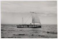 [Vista de una embarcación navegando en el río Maule]