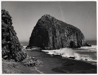 [Playa de Constitución, se aprecia la formación rocosa llamada Piedra de la Iglesia]