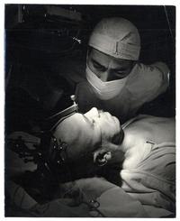 Operación al cerebro [en el] Inst. de Neurocirugía del Dr. Alfonso Asenjo