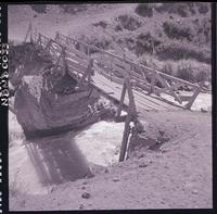 [Puentecito de madera en el terreno de la mina de Lota]