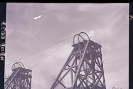 [Ascensores exteriores de la mina de carbón]