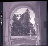 [Venus en el baño en la pileta central del Parque de Lota]