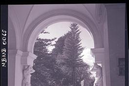 [Venus en el baño en la pileta central del Parque de Lota]