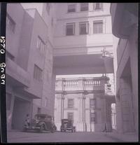 [Vista de un costado del Palacio La Moneda]