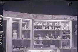 [Sala de ventas de la cerámica de Lota]