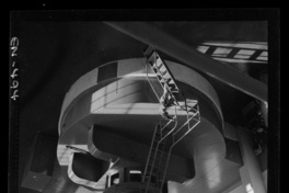 Interior de la casa de máquinas, se aprecian algunos de sus cinco generadores