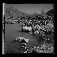 Laguna la Invernada, formada por un tranque natural de lava del volcán Hornos