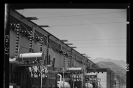 Detalles del edificio de la Central [Hidroeléctrica, con una superficie de 1520 metros cuadrados] con su patio de transformadores