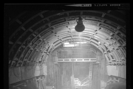 Refuerzos de la obra de toma, entrada del túnel común de aducción y faena de hormigonado de solera del mismo