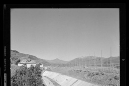 [Casa de máquinas en una segunda etapa : Construcción del canal de evacuación]