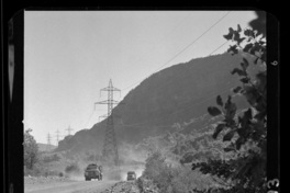 [Casa de máquinas en una segunda etapa : torres de conducción en la zona de Antuco]