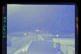 [Vista de la barrera móvil de la bocatoma Polcura] : Inauguración de la Central Antuco, 22 de octubre de 1981