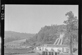 [Panorámica de la Central Hidroeléctrica Pullinque y el paisaje circundante]