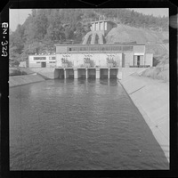 [Panorámica de la Central Hidroeléctrica Pullinque y el paisaje circundante]