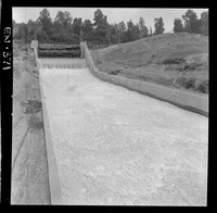 [Bocatoma ubicada en el desagüe de la laguna Pullinque]