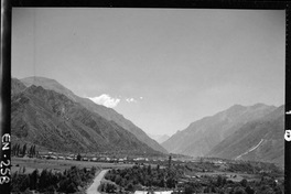 Paisaje y alrededores de la Central. Al fondo se observan las tuberías de la Central Cipreses