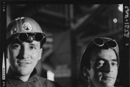 [Trabajadores de la fundición de acero]