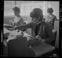 [Trabajando en la oficina de las instalaciones de CAP]