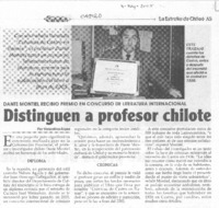 Distinguen a profesor chilote