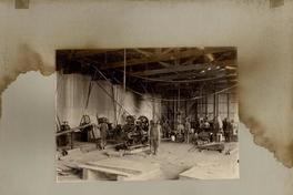 [Obreros y maquinaria para la elaboración de salitre]