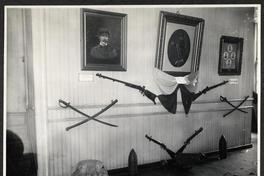[Album Museo de Historia Natural de Concepción: Sección de Historia; retratos militares y colección de armas]