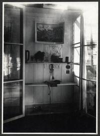 [Album Museo de Historia Natural de Concepción: Sección de Historia; Retrato, una espada, la Pintura "Batalla de Miraflores: La heroica defensa y contraataque del coronel don Pedro Lagos...", plano de las batallas en San Juan, Chorrillos y Miraflores]