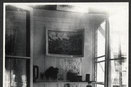 [Album Museo de Historia Natural de Concepción: Sección de Historia; Retrato, una espada, la Pintura "Batalla de Miraflores: La heroica defensa y contraataque del coronel don Pedro Lagos...", plano de las batallas en San Juan, Chorrillos y Miraflores]