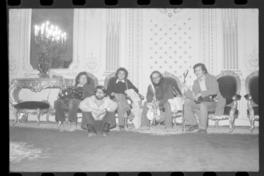 [Equipo de filmación del documental] : [La Batalla de Chile]