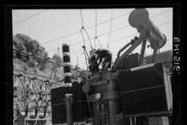 Transformadores en el patio de alta tensión, la energía generada de 6.900 volts. es elevada a 66.000 volts.