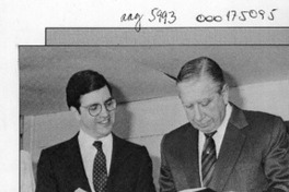 "Presidente Pinochet es artífice del Chile emergente"  [artículo].