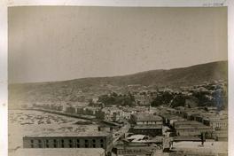 [Vista panorámica del Puerto de Valparaíso desde el Cerro de la Artillería]