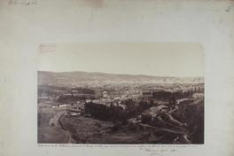 [Vista panorámica de Valparaíso, desde un cerro hacia la costa]